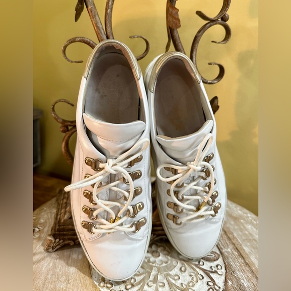 Tod’s “Sportivo” Leather Sneaker White and Gold Good pre-owned condition Size 40 - Picture 8 of 11